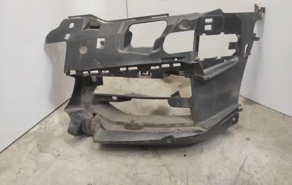 BMW 5 G30 G31 Front bumper mounting bracket 8064967