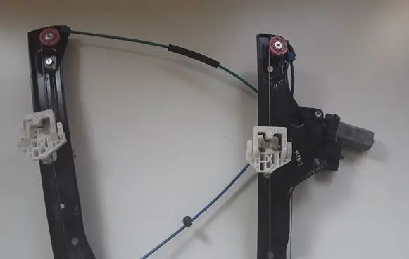 Mini One - Cooper F56 F55 Front door window regulator with motor 7320278