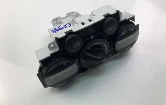 Nissan Primera Interior fan control switch 