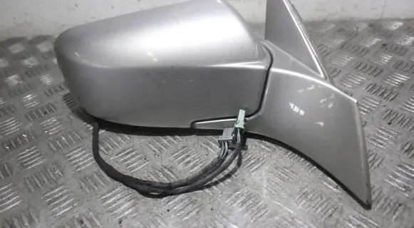 Cadillac CTS Front door electric wing mirror