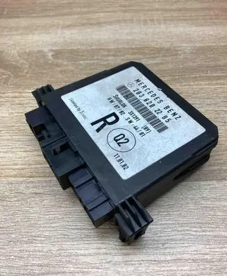Mercedes-Benz C W203 Door control unit/module 2038202285