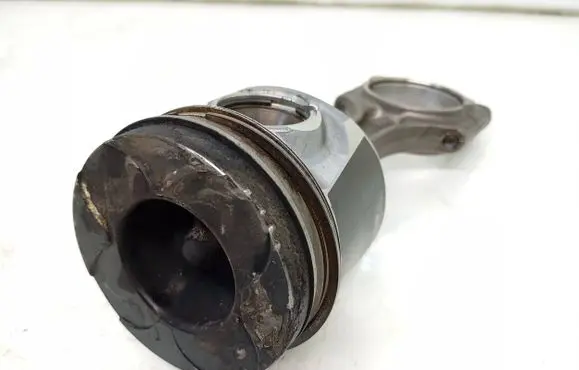 Volvo XC70 Piston with connecting rod 174 P072