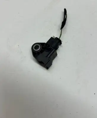 Mercedes-Benz C W205 Airbag deployment crash/impact sensor A2139051300 869108 925957S520