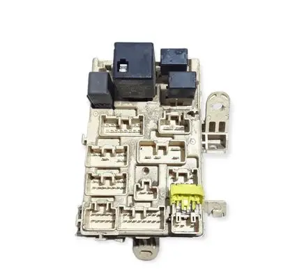 Toyota Land Cruiser (HDJ90) Fuse module