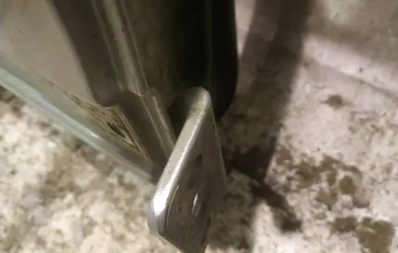 Mercedes-Benz E W211 Rear door lower hinge 