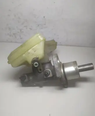 Master brake cylinder