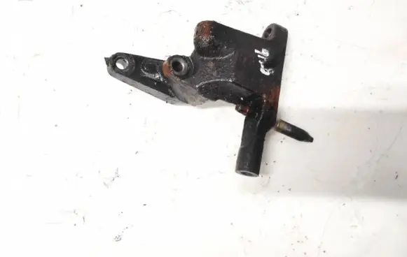 Honda HR-V Engine mounting bracket