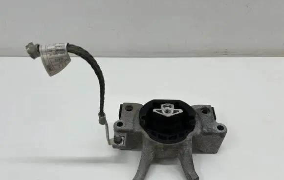 BMW 5 G30 G31 G38 Gearbox mount 6861567