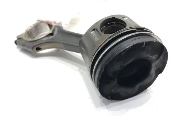 Mercedes-Benz Sprinter W906 Piston with connecting rod