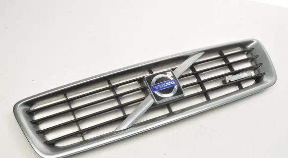 Volvo C30 Front grill 30657194