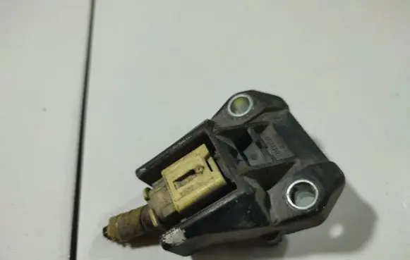 Subaru Legacy Airbag deployment crash/impact sensor