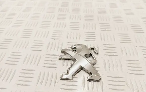 Peugeot 3008 I Manufacturer badge logo/emblem