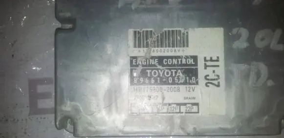 Toyota Avensis T220 Engine control unit/module 8966105010