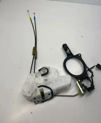 Mitsubishi ASX Front door lock A047218