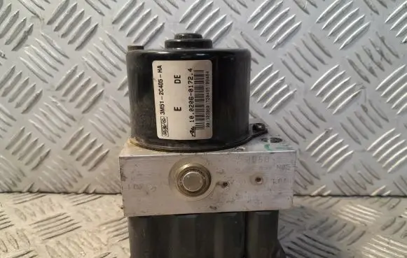 Ford Focus ABS Pump 3M512C405HA