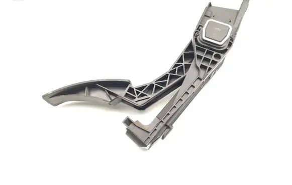 Mercedes-Benz ML AMG W164 Accelerator throttle pedal A1643000004