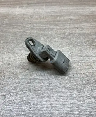 Volkswagen Golf V Camshaft position sensor 030907601D