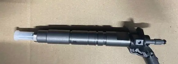 Mercedes-Benz X-class W470 Fuel injector 0445116028-T