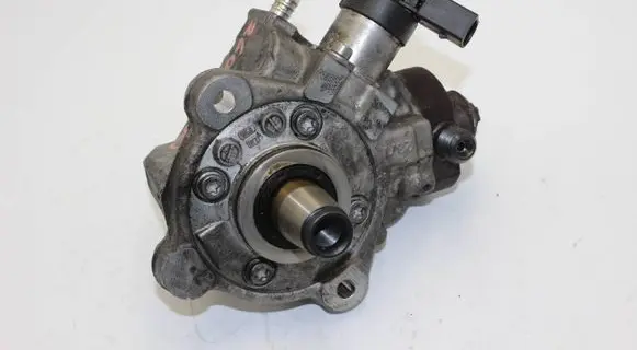 BMW X3 F25 Fuel injection high pressure pump 7810696 0445010517 130328