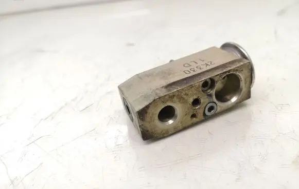 Nissan Primera Air conditioning (A/C) expansion valve 2K3301LD