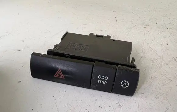 Toyota Prius (NHW20) Hazard light switch 758706