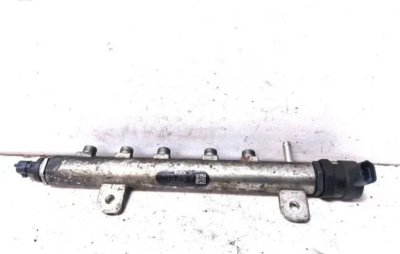 Opel Zafira B Fuel main line pipe 55200266