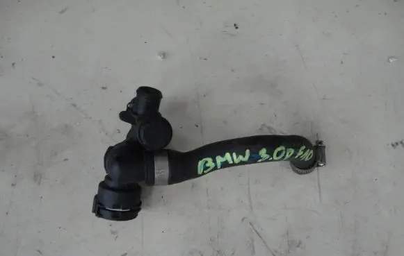 BMW 5 F10 F11 Engine coolant pipe/hose 8513834