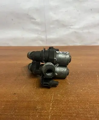 Mercedes-Benz E W210 Coolant heater control valve 0018307784 D2999