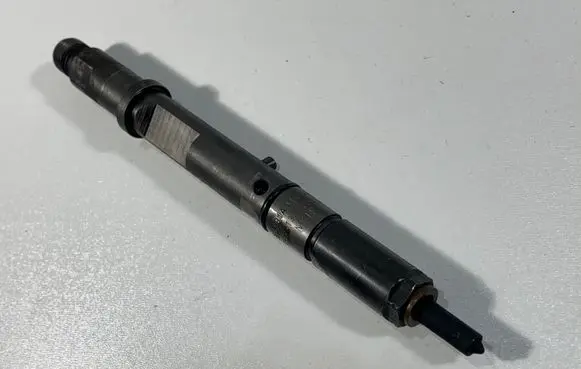 Audi A6 S6 C5 4B Fuel injector 059130201A 0432133825