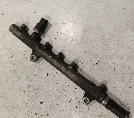 Renault Laguna II Fuel main line pipe 8200347176 0281002522