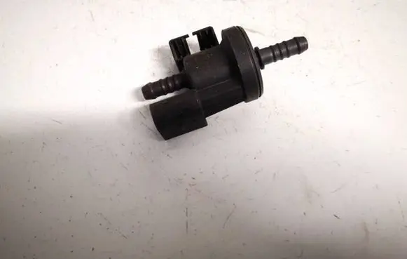 Volkswagen Jetta V Valve vacuum 06e906517