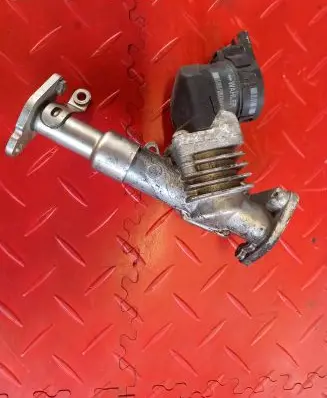 BMW 1 E81 E87 EGR valve 7563241