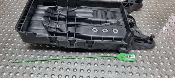Volkswagen Caddy Battery bracket S27698771 5R3915331B