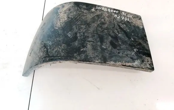 Rear/tail light trim molding