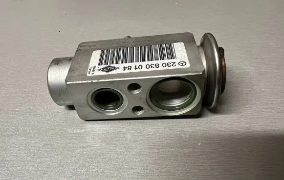 Mercedes-Benz C AMG W203 Air conditioning (A/C) expansion valve 2308300184