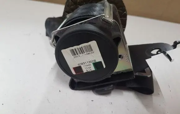 Toyota Avensis T270 Rear seatbelt 609311300B 6101759