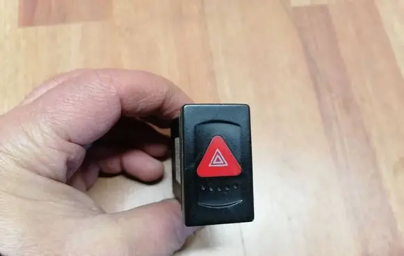 Volkswagen Sharan Hazard light switch 7M3953235 YM2113A350BAW