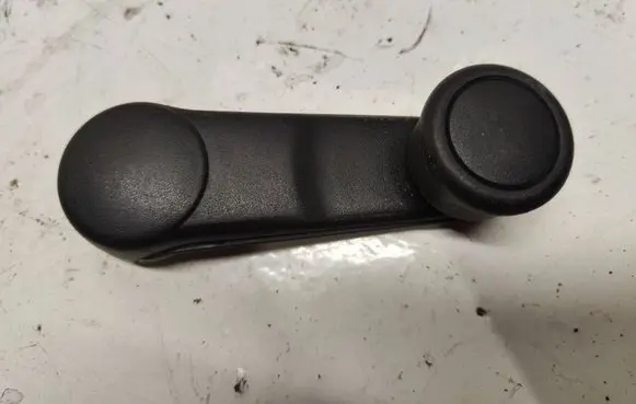 Audi A4 S4 B6 8E 8H Front door window winding handle 8Z0837581B