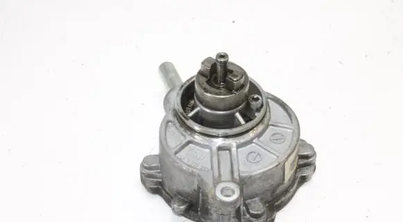 Mercedes-Benz CLC CL203 Vacuum pump A64623003
