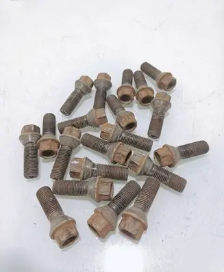 BMW X3 E83 Nuts/bolts 