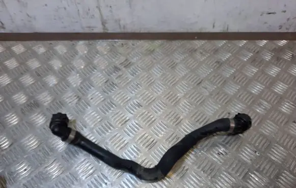 BMW 6 F12 F13 Engine coolant pipe/hose 7582895