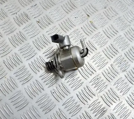 Audi A4 S4 B9 8W Fuel injection high pressure pump 04E127025B 0261520261