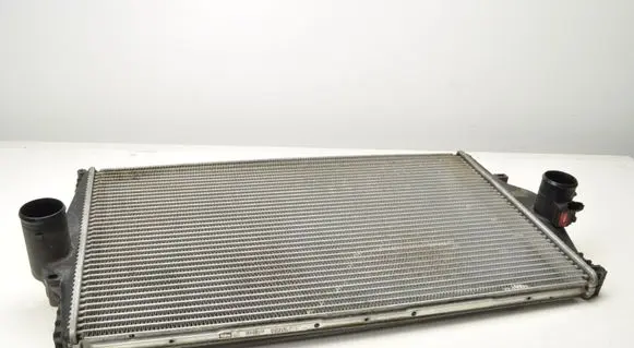 Volvo V70 Intercooler radiator 8683169
