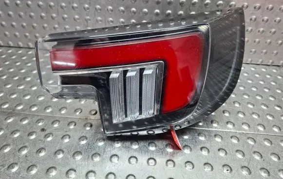 Opel Mokka B Rear/tail lights S27624707 9833721980
