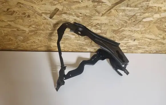 Mercedes-Benz C W204 Headlight/headlamp mounting bracket A2046200291 2046200291 A2046201091