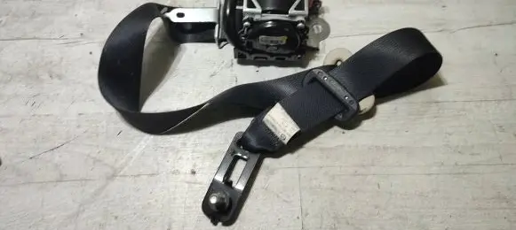 Mazda 3 III Front seatbelt 2477683A 1121212