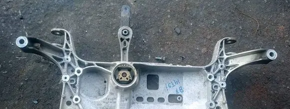 Volkswagen PASSAT B7 Front subframe 7N0199369A 37400336