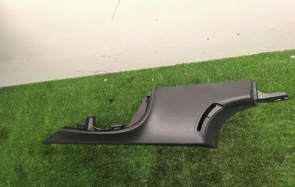 Tesla Model 3 (D) pillar trim (bottom) 108628100F