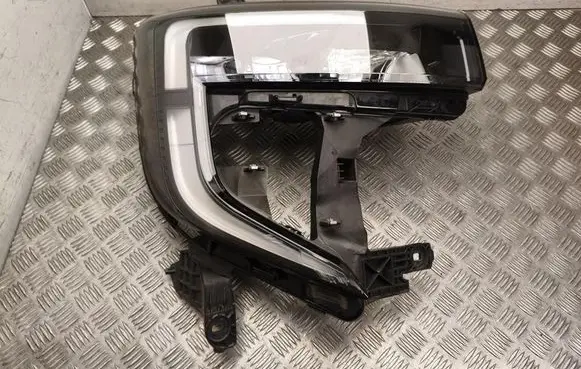 Renault Master IV Headlight/headlamp 260106174R