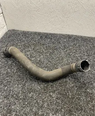 BMW 5 G30 G31 Engine coolant pipe/hose 8602603